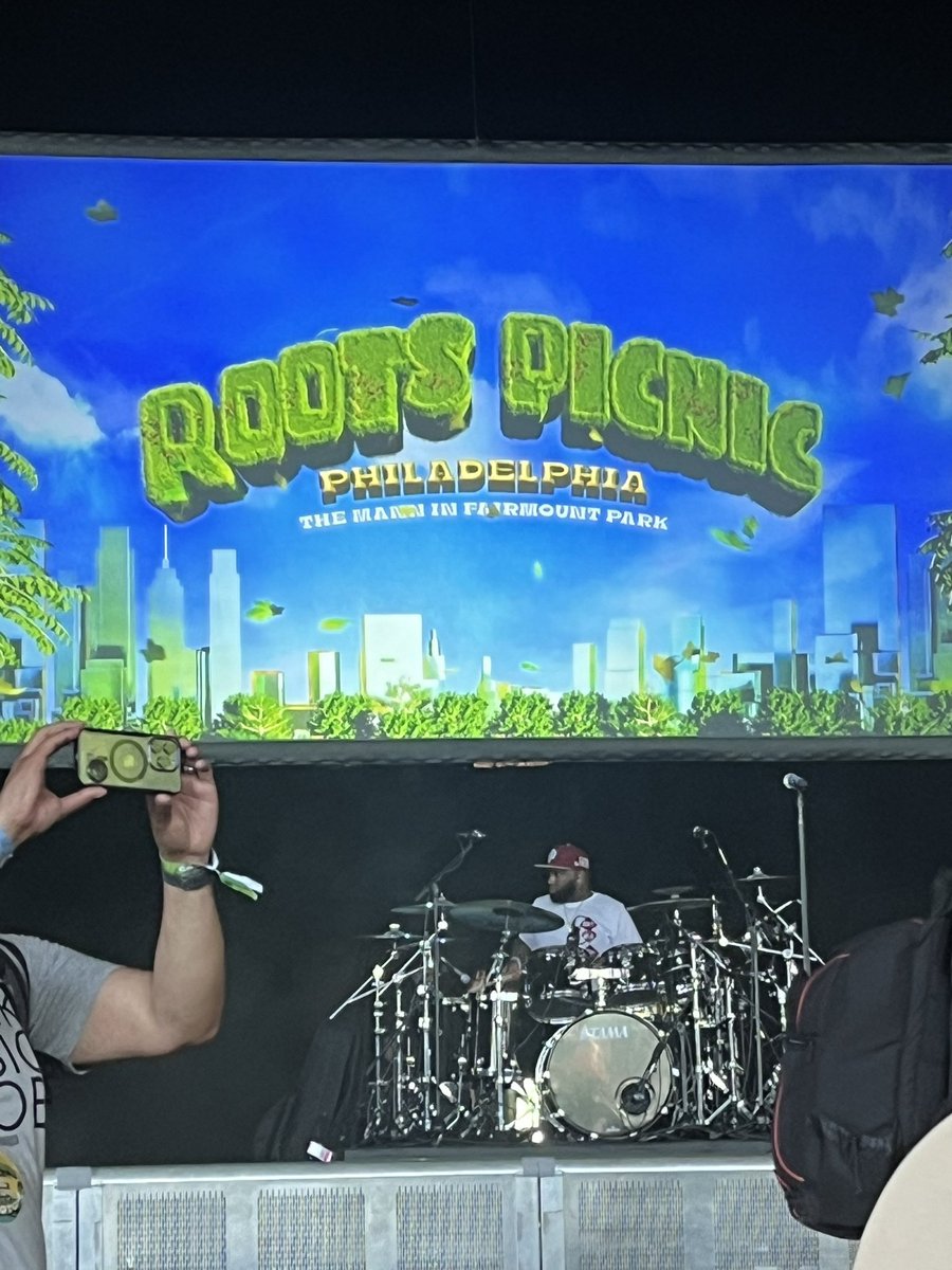 bnspired's tweet photo. I’m here @rootspicnic good times!! https://t.co/gUaImoNLtV