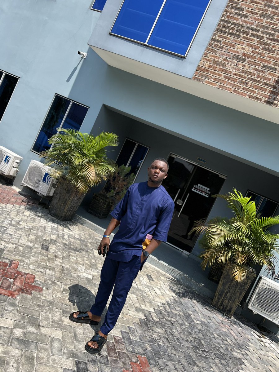 De_BigEdds's tweet photo. HAPPY NEW MONTH GUYS https://t.co/4FafDAgEY1