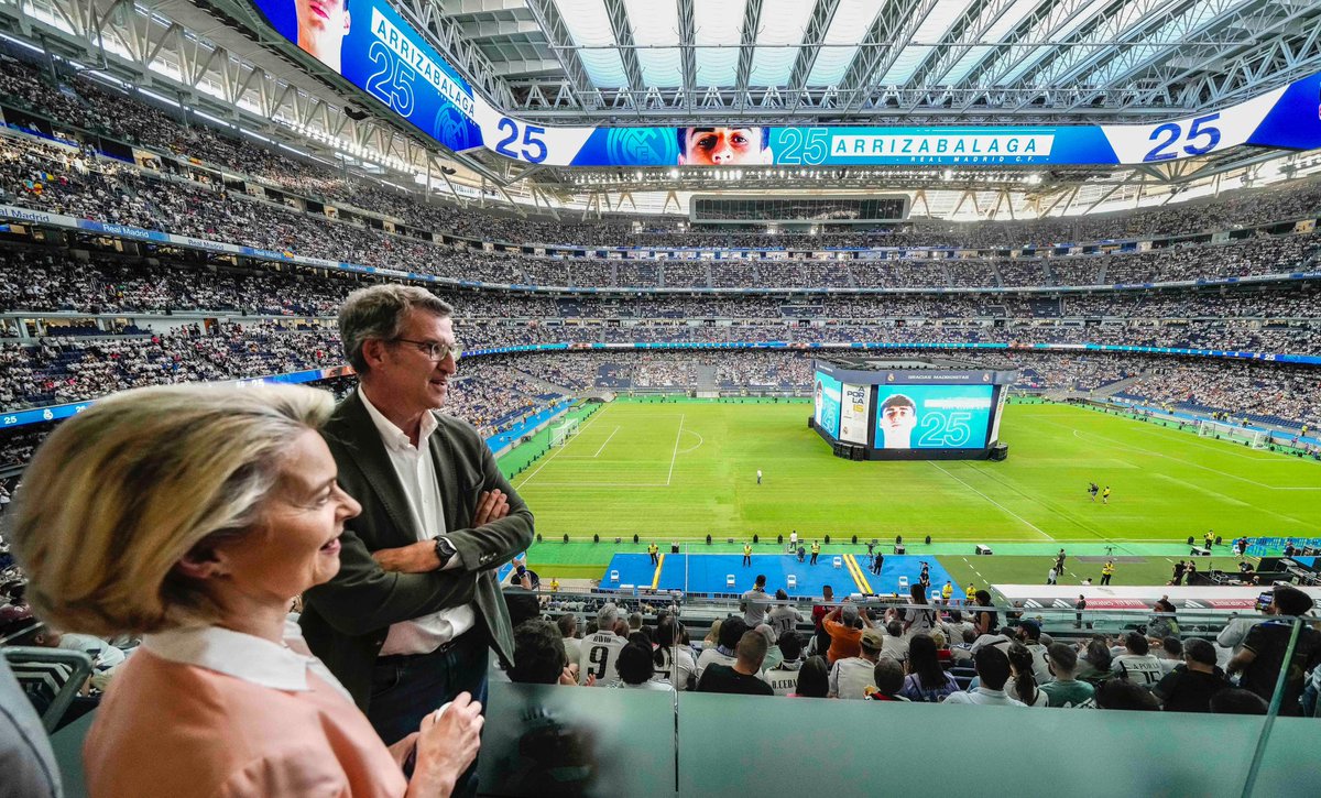 La 15 ya es "Historia que tú hiciste". Enhorabuena <a href="/realmadrid/">Real Madrid C.F.</a> por llevar al fútbol español a lo más alto una vez más. 

Verlo en el Santiago Bernabéu (al lado de una alemana) ha sido una experiencia inolvidable.