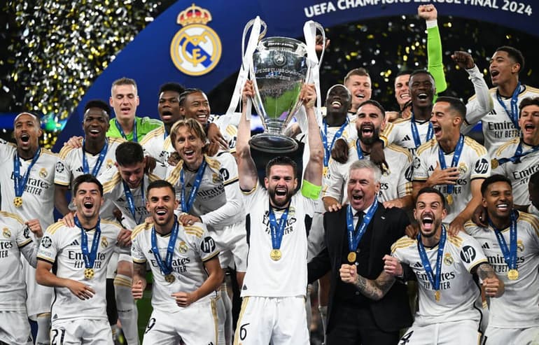 AmarzikOfficial's tweet photo. Real Madrid beat Dortmund live updates: Carvajal and Vinicius Jr goals seal Champions League final triumph.
Real Madrid 15th🏆 📸
#REALMADRİD #HalaMadrid https://t.co/eGrt3eGpRU