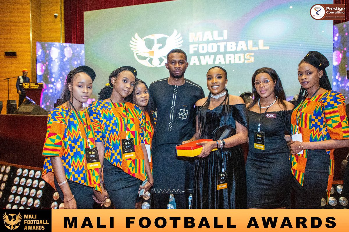 lamaisonjs's tweet photo. La team était présente au Mali football Awards🖤
Félicitations à Ali Kaba Sacko pour cette belle initiative 👏🏽
Vivement la Prochaine édition 🤲🏽
#events #hotessedaccueil #maisonjs https://t.co/RV0p4uKa6e