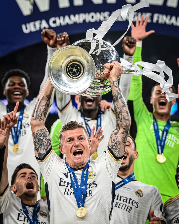 FuwardTds's tweet image. Toni Kroos bows out at the very top 🙌
FIFTEENTH! 🤍🏆 Times champions 💜
