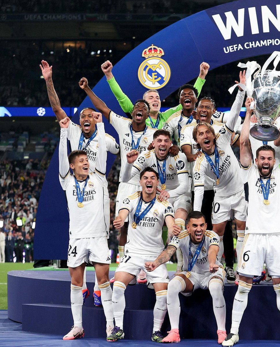 RMCFarab's tweet photo. نادي ريال مدريد لكرة القدم. 
#CHAMP15NS 🏆 https://t.co/FOwn0s7cPW