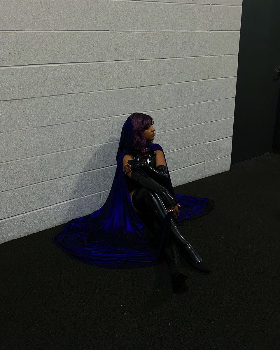 ramakrishnannn's tweet photo. definitely doing a proper photoshoot of raven one day💜🐦‍⬛ https://t.co/GGDW9WhS3u