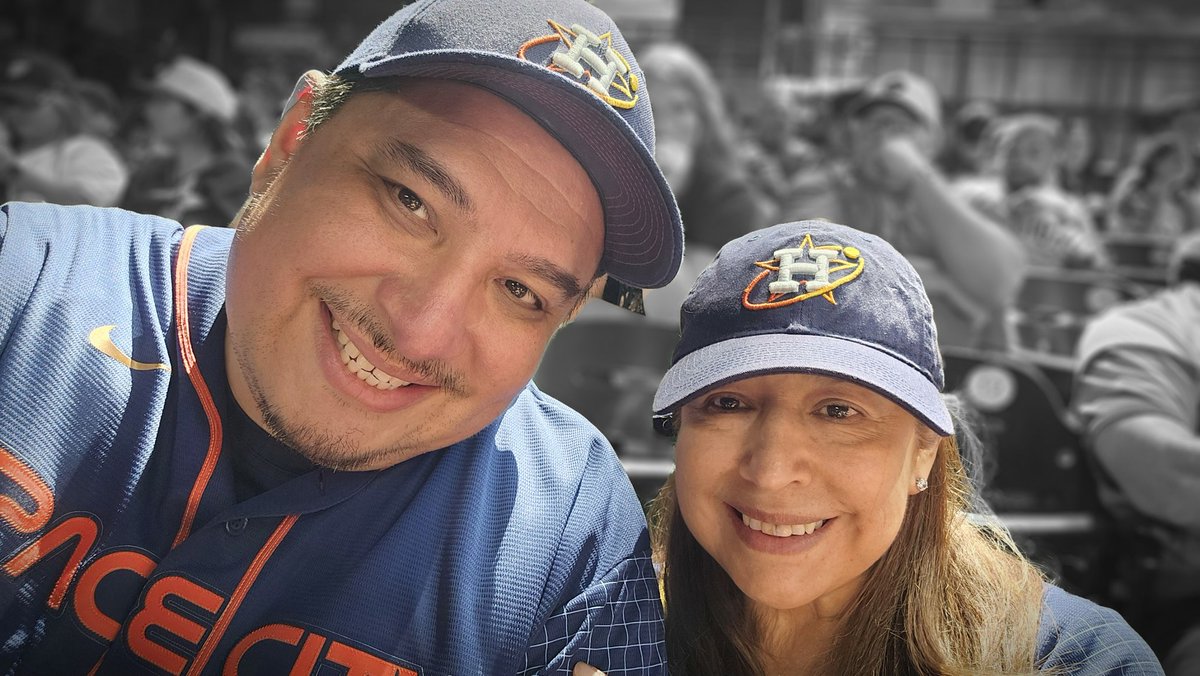 dr_cesaralvarez's tweet photo. Go Houston Astros #relentless https://t.co/SHb2JkIvZU