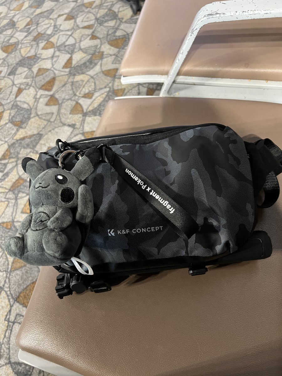 BibleBuild_CNF's tweet photo. I have to prepare for a hurried journey back and forth between Shanghai and Bangkok within a day. No luggage, except forπ·πΉ GoβοΈ
#Biu30thBirthdayProjects
#TimeToLuveForBuild
#BuildJakapan #Beyourluve @JakeB4rever https://t.co/NMQll4QTB3