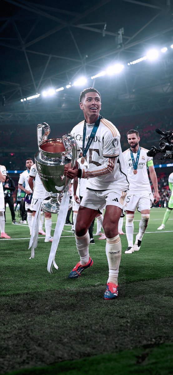 Carlos Requena tweet media