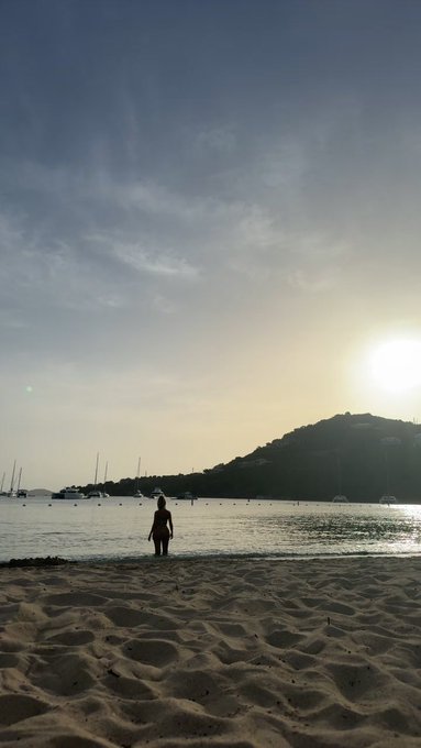 FARRAH ABRAHAM OFFICIAL is live now! https://t.co/XJ9zoXprzq https://t.co/MaZFcOtSN7<a href="/tag/wellness"class="tags"><span>#wellness</span></a><a href="/tag/bookclub"class="tags"><span>#bookclub</span></a><a href="/tag/mentalhealthawarenessmon"class="tags"><span>#mentalhealthawarenessmon</span></a>