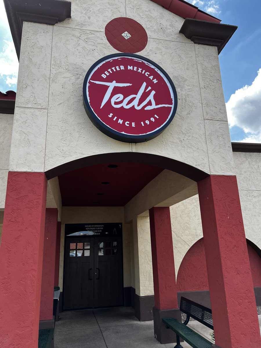 ColoredDecay's tweet image. OKC I am inside you.

Quick meal before the show!