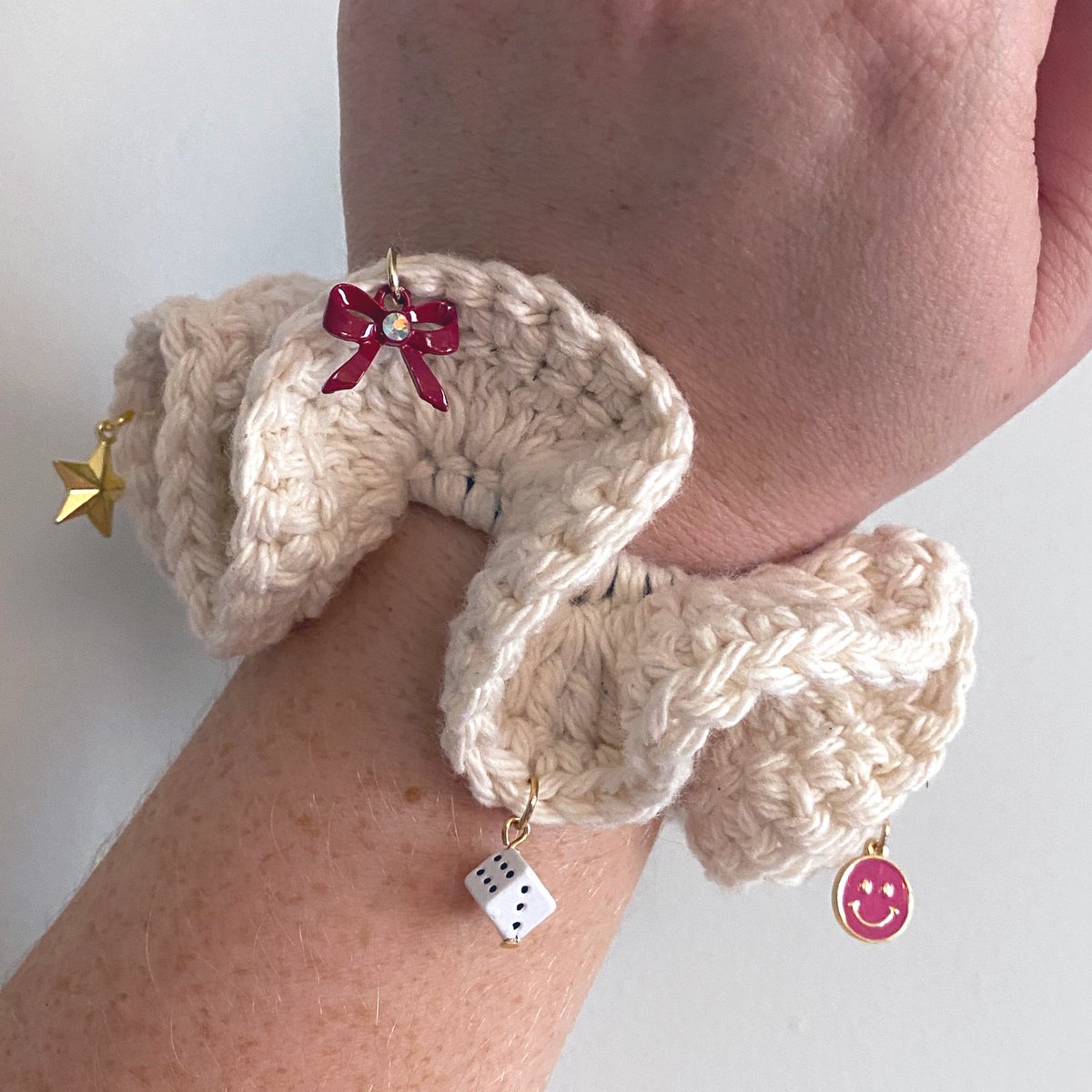 Probably my favorite charmed scrunchie to date. thecraftyyellowrose.etsy.com