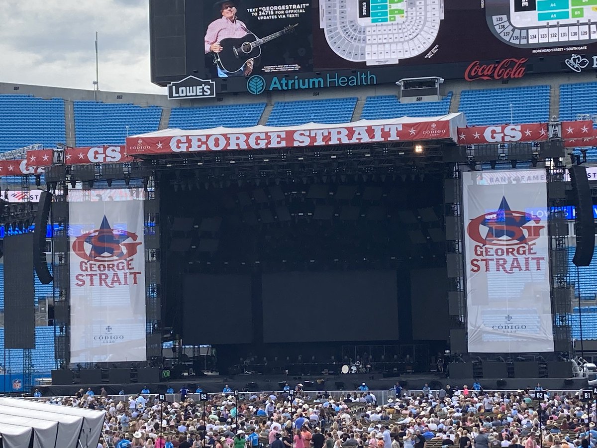 vtprill's tweet photo. In Charlotte, getting ready for George Strait and Chris Stapleton https://t.co/GpGxui92V5