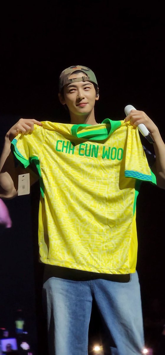 rosy_chastar's tweet photo. Ahhh that’s the cutest thing eveeer!! 🥹😭🇧🇷

#차은우 #CHAEUNWOO https://t.co/NYn9scHkjx