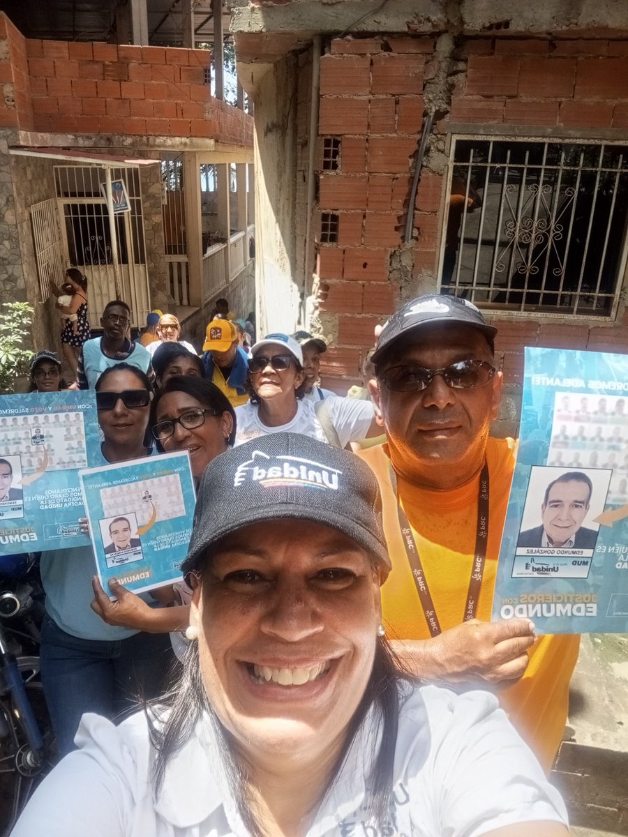 KatiuskaRusso's tweet photo. #1Jun estuvimos en San Julian, Parroquia Carballeda, estado Vargas, e iremos a cada rincón de Venezuela para enseñar a votar por el Cambio, por @EdmundoGU
Juntos ganaremos las elecciones de este 28 de julio. #UnidadYVoto por nuestro candidato @EdmundoGU y la líder @MariaCorinaYA https://t.co/hs3t3O2VBT