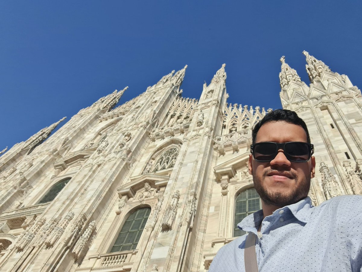 maualej's tweet photo. Milano is so chic https://t.co/FgH2dovI95
