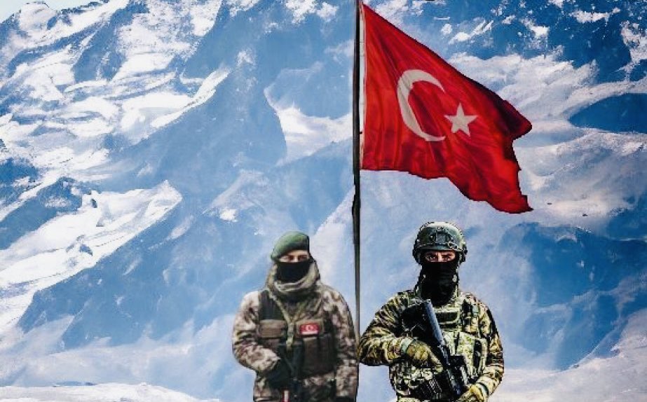 Türkiye rahat uyusun diye

Yurt içinde ve sınır ötesinde

Özellikle de Hakkari Şemdinli’de 

Eli tetikte bekleyen asker ve polislerimiz ile güvenlik korucularımıza selam olsun 🙋🏻‍♂️

Allah sizi korusun 🇹🇷
