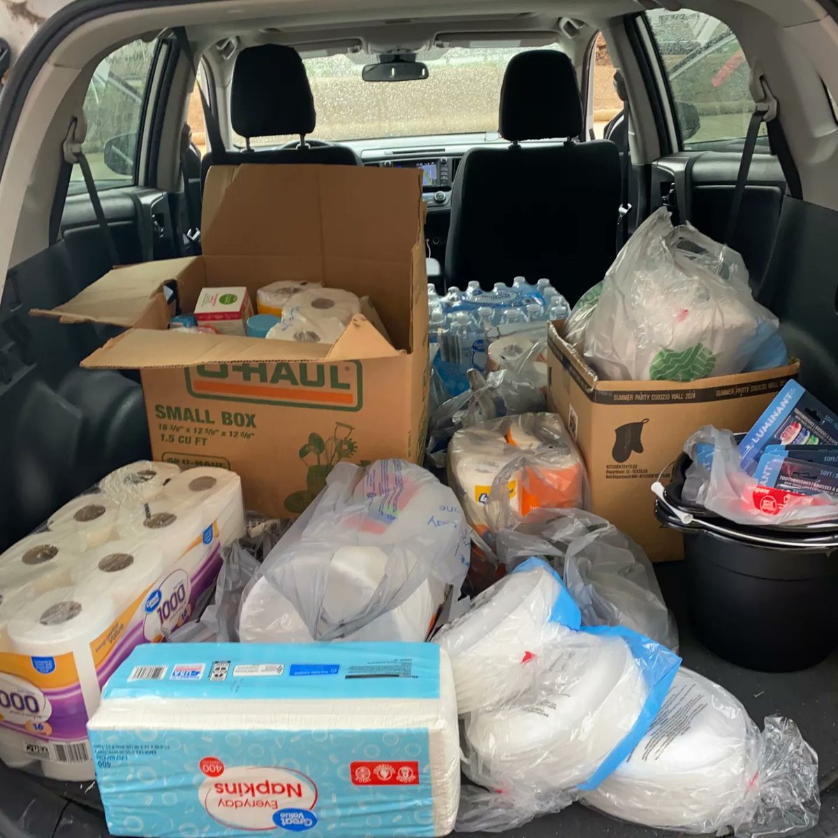 The Dynamic Denton Lewisville Alumni Chapter delivered disaster relief donations to the town of Valley View, Texas today! The great state of Texas has been hit hard by devastating storms and tornadoes in the last few weeks. In turn, DLA Stepped up!