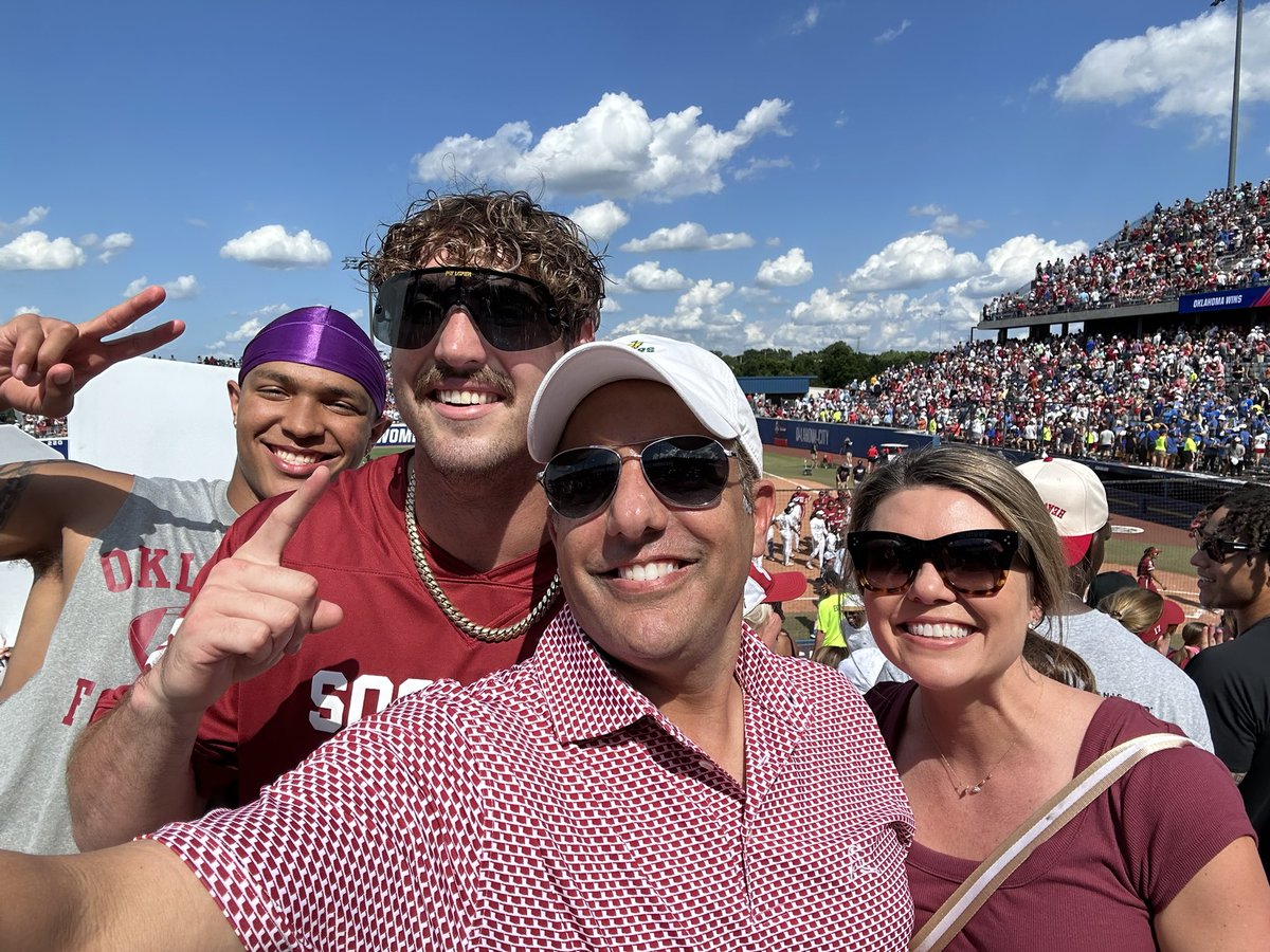 Joseph Harroz, Jr. (@ou_president) on Twitter photo Ashley and I couldn’t pass up the chance to take a photo with THE <a href="/FbStutsman/">Danny Stutsman</a> and <a href="/nicanderson04/">Nicholas Anderson</a>.
Big season loading… 😎 #OUDNA Ashley and I couldn’t pass up the chance to take a photo with THE <a href="/FbStutsman/">Danny Stutsman</a> and <a href="/nicanderson04/">Nicholas Anderson</a>.
Big season loading… 😎 #OUDNA