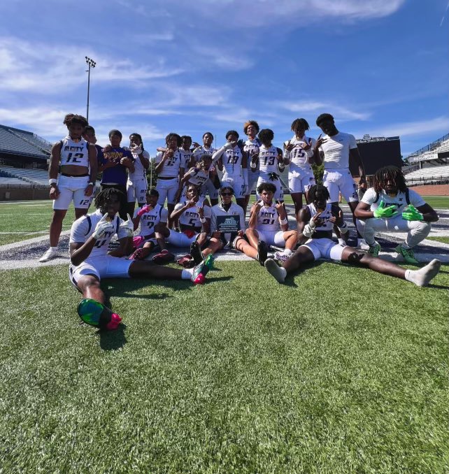 Me and the guys showed out at ODU today💜💛#RCITY💜💛