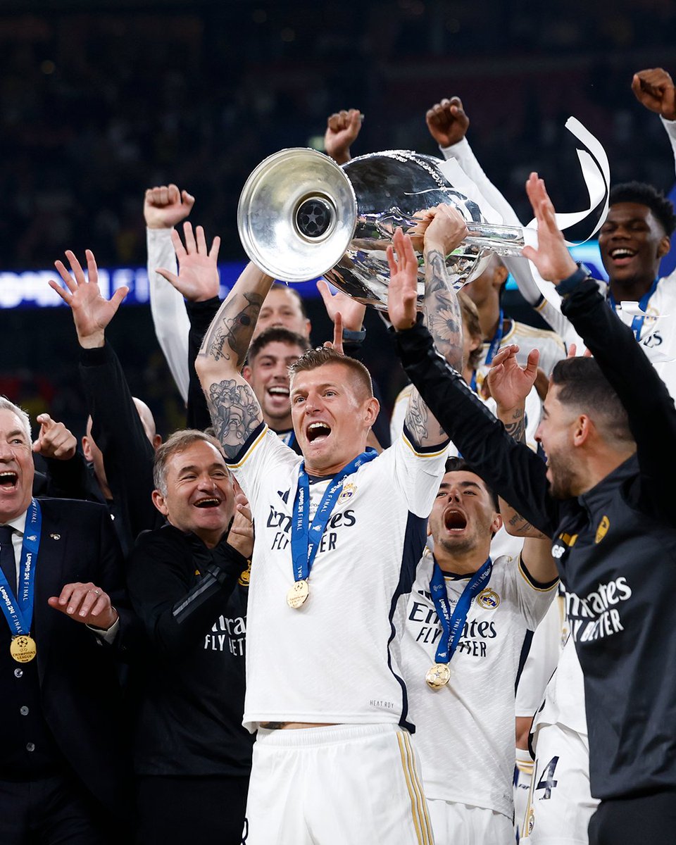 realmadriden's tweet photo. 🙌🏆 Toni likes lifting trophies, pass it on.
#CHAMP15NS https://t.co/ZRbUMXUwoe