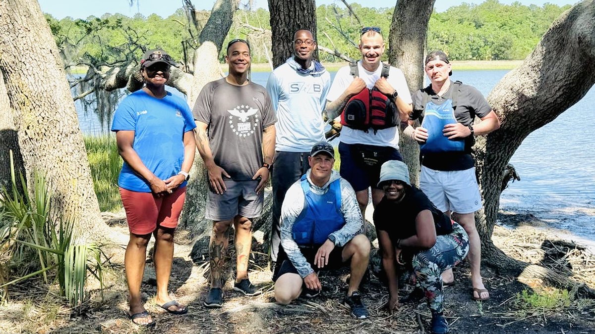 armyARCP's tweet image. Soldiers, staff and Cadre at the #FtStewart SRU had a #kayaking #AdaptiveReconditioning Trip. They engaged in relaxing activities to improve their mental well-being and to increase camaraderie and hobby facilitation.

“Never Leave the Fallen, #IronGuardians.”

#ARCP #MentalHealth