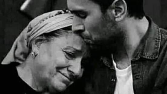 الجميع يغيرهم الزمان إلا .. أُمك .....