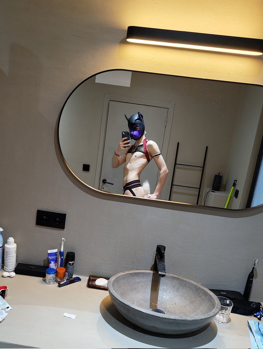 *wag* #pupplay #gayfetish