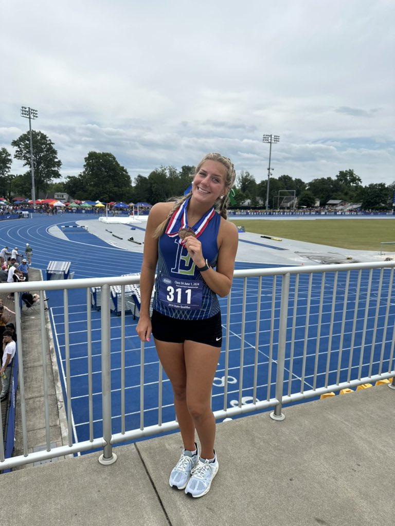 mattmoore449's tweet photo. What a track career for @EmileaMoore since 6th grade she has competed at state!  Now, as she completes her senior year she finishes with a season best and also a career best @EJHSJagsTrack record in the 300mh and a rare 2 medals in a very tough class 3A!  #ProudDad #schoolrecord https://t.co/Kk5bAeY5KG