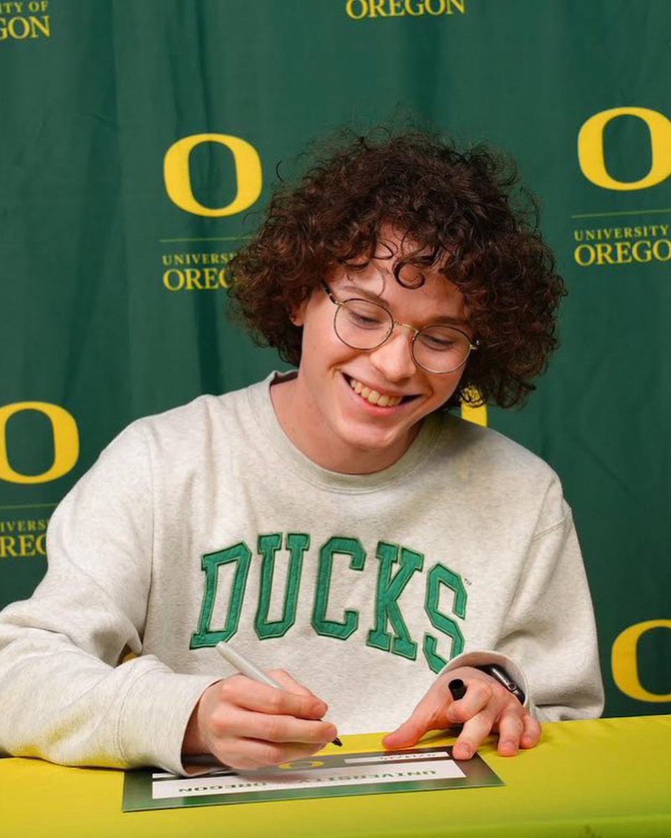uoregon's tweet image. It’s a great day to be #OregonBound.💚💛

Happy #DecisionDay to our newest Ducks!