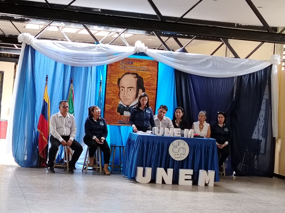 SomosUnem's tweet photo. #Entérate 🗣️|| Este #31May, desde el Centro de Formación Eloisa Foncesa 🚩, la #UTGUTrujillo llevó a cabo el Acto Administrativo de Transferencia de Responsabilidades #UTGU📝, en compañía de los tutores regionales, Voceros #ULGU y las diversas autoridades del colectivo 👥. https://t.co/p2FTjPf2UI
