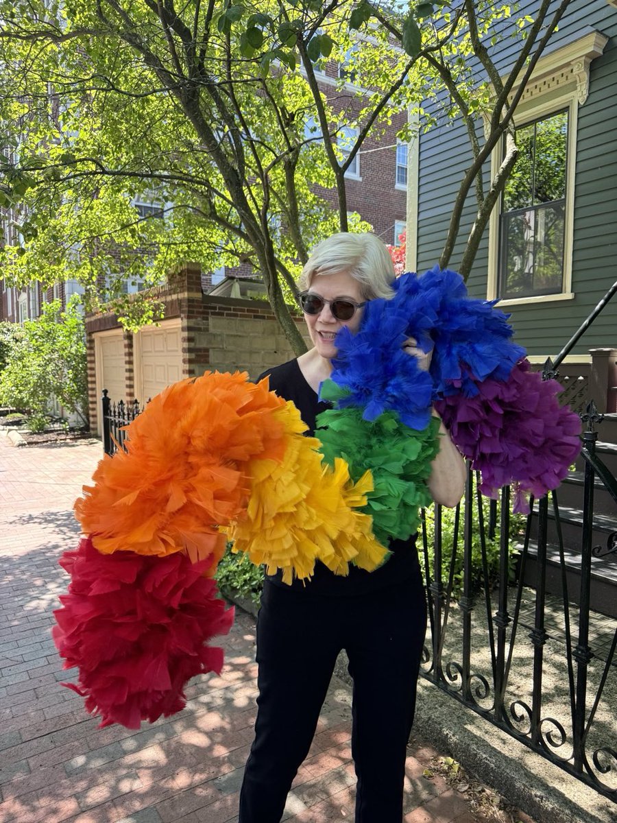 Sumattify's tweet image. My senator!