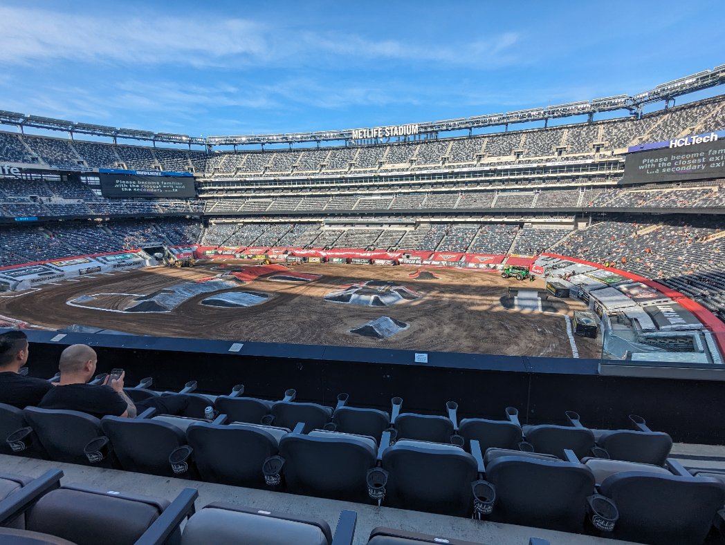 Bwangster12's tweet photo. #monsterjam https://t.co/VHqhlnE9r2