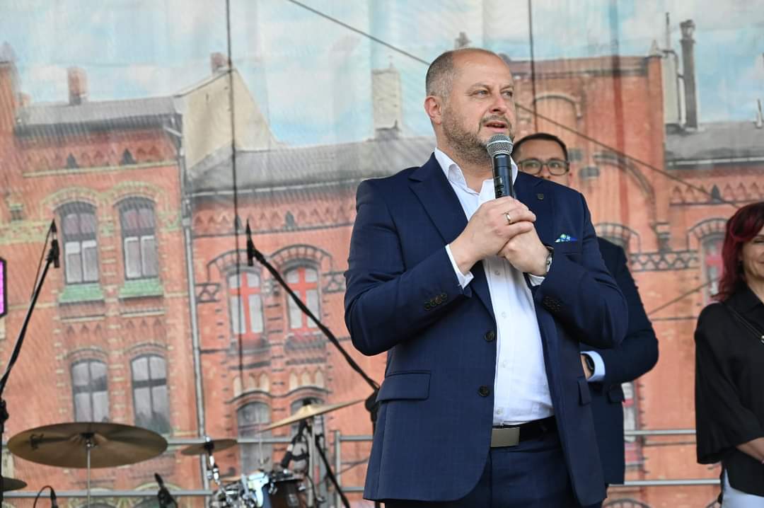 PieronczykRSL's tweet photo. W Rudzie Śląskiej tradycyjnie już Industriadę świętowaliśmy na Ficinusie i w Stacji Biblioteka, gdzie na uczestników wydarzenia czekał szereg atrakcji.
@GabrielaMorStan
#dziedzictwo
#dbaMY
#Industriada https://t.co/z7boiTjplG