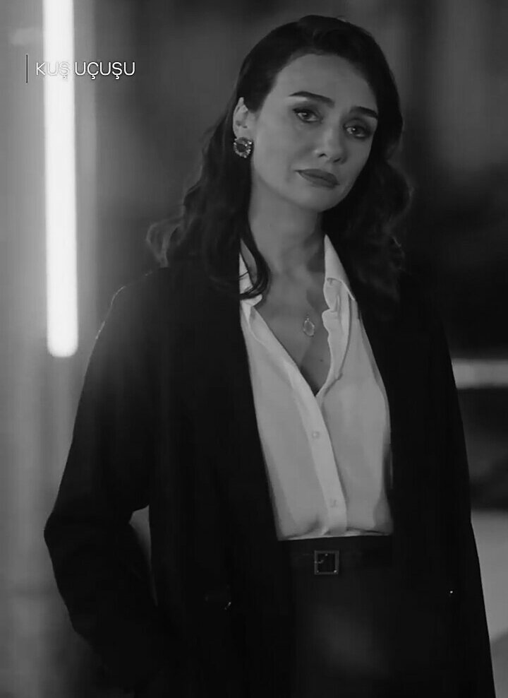 🥀

#BirceAkalay #KuşUçuşu