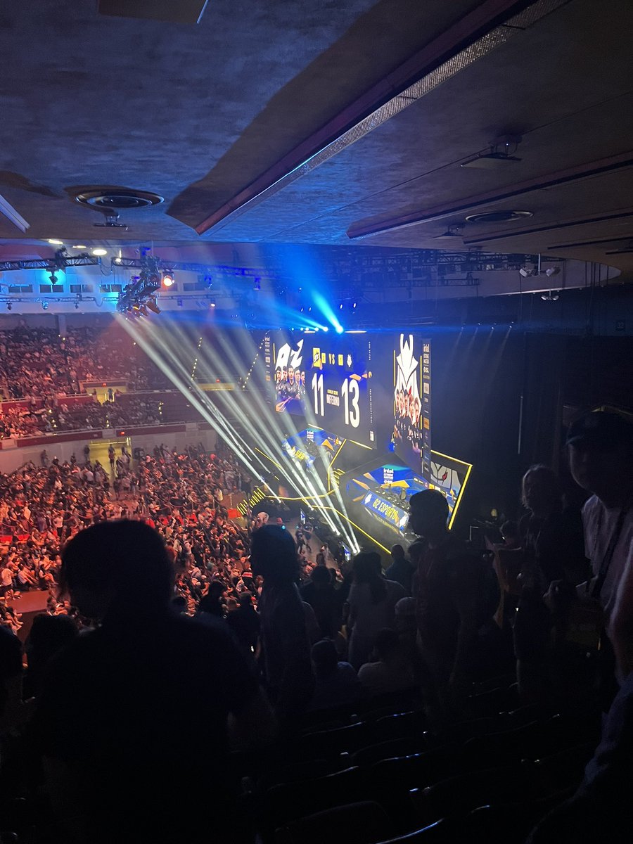 TheOGVikingKing's tweet photo. Oh my goodness what a fuckin match 1-0 letโs take map 2 now #G2 #GStew #Dreamhack #vtuberIRL https://t.co/msOyhR7C7g