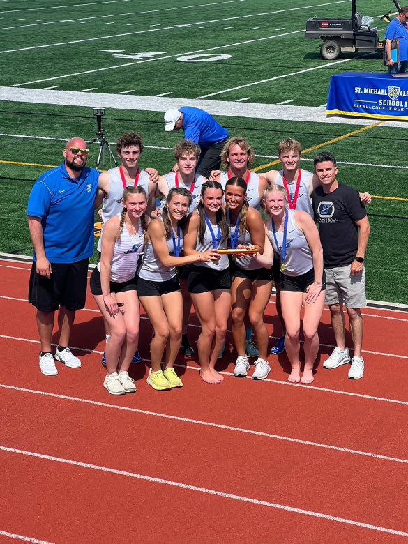 Track &amp; Field -  STATE BOUND!

100m - Ella Kirchner
400m- Zoe Lain (School Record)
400m - Baylor Stebbins (School Record)
4x400- Lainey Stavish, Mady Dockendorf, Sawyer Timmer, Zoe Lain
4x400- Drew McClellan, Jay Weitgenant, George Larson, Baylor Stebbins

Great job! #Rollsabres