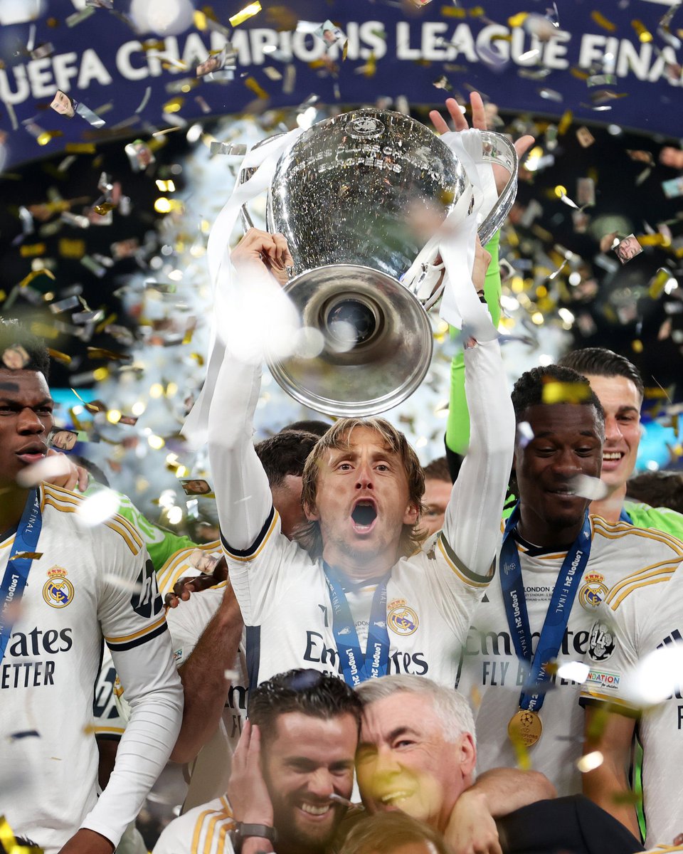 m7sur's tweet photo. الخامسة عشر 15💜
ريال مدريد ولا شي آخر🤍👑
Hala Madrid! Y nada más

#هلا_مدريد #أبطال_أوروبا #championsleague #halamadridynadamás https://t.co/2CoyS0c34Y