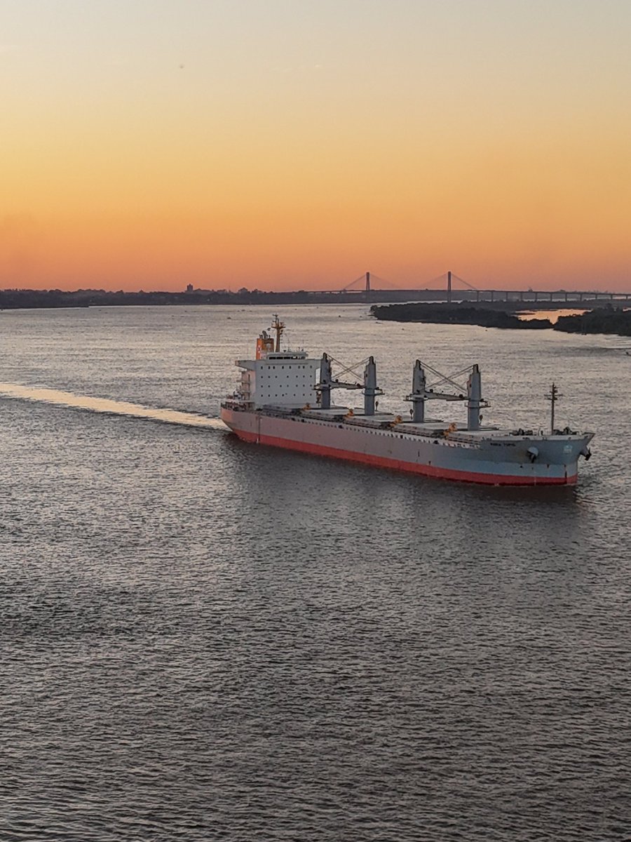 Primer atardecer de junio
Un escándalo 
Rosario😍