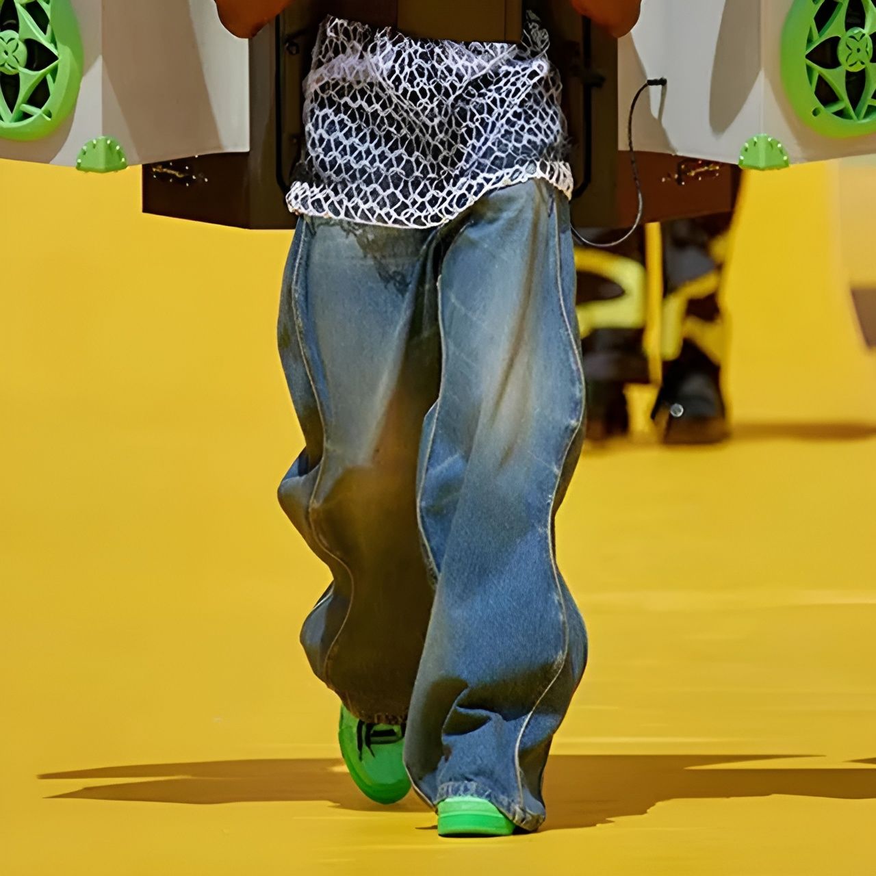 パンツ Louis Vuitton washed wavy denim Louis Vuitton's SS23 washed wavy denim pants provide a