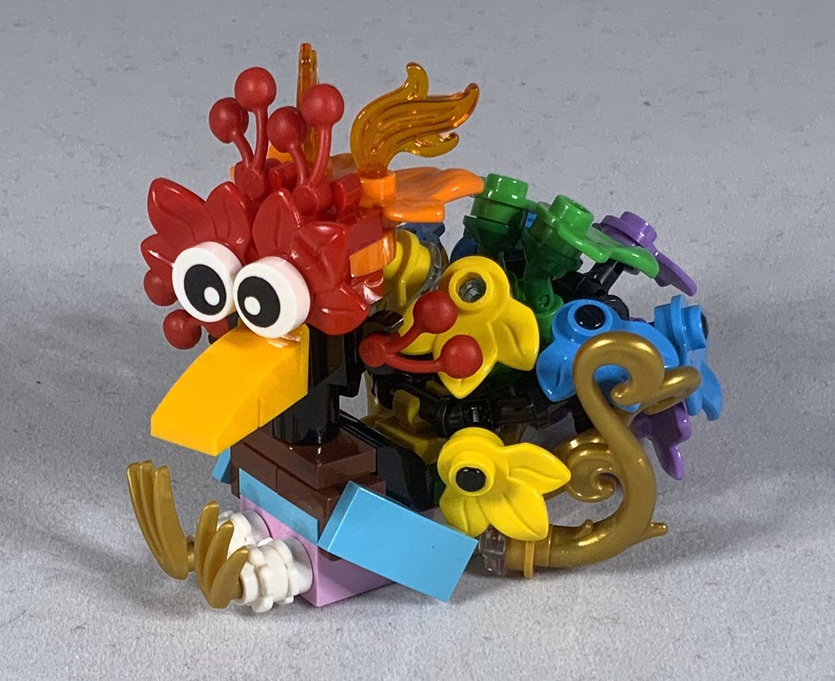 olivercgoetz's tweet photo. Happy Pride Month!

The Pride Bird has come out to celebrate!

#PrideMonth #PrideBird #FunnyBirds #GayFOLPride2024 https://t.co/mviaBON4E2