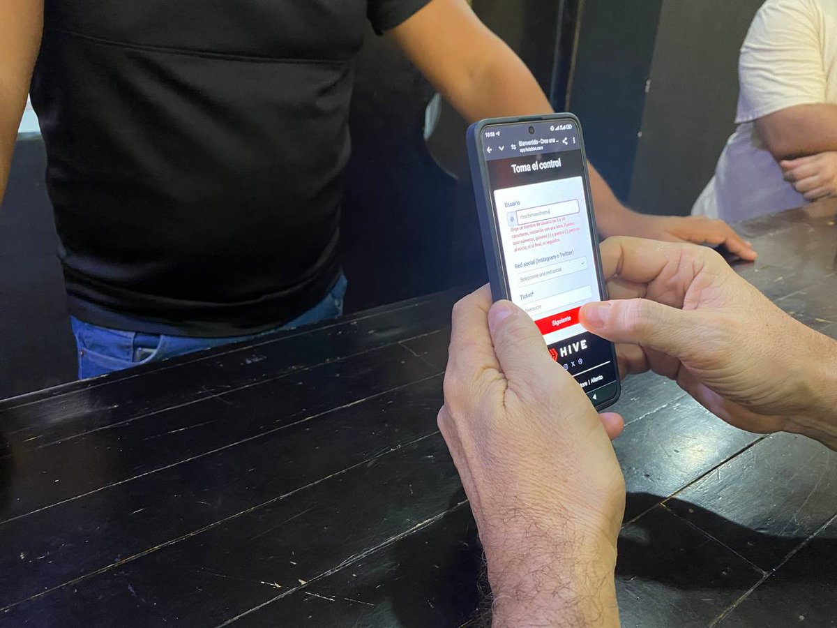 HiveSucre tweet media