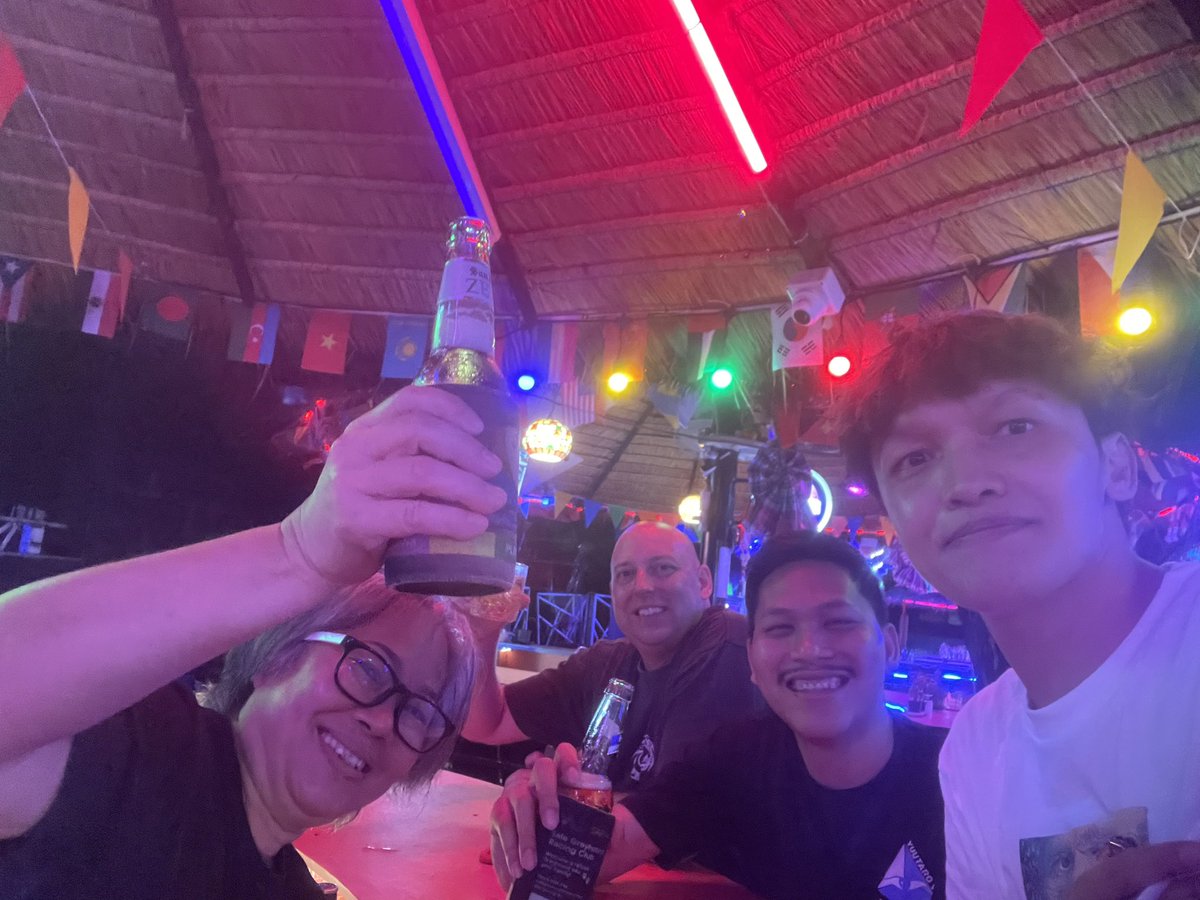 masuda4060's tweet photo. 酔いすぎて頭痛い😫 https://t.co/w8FM8NSQaz