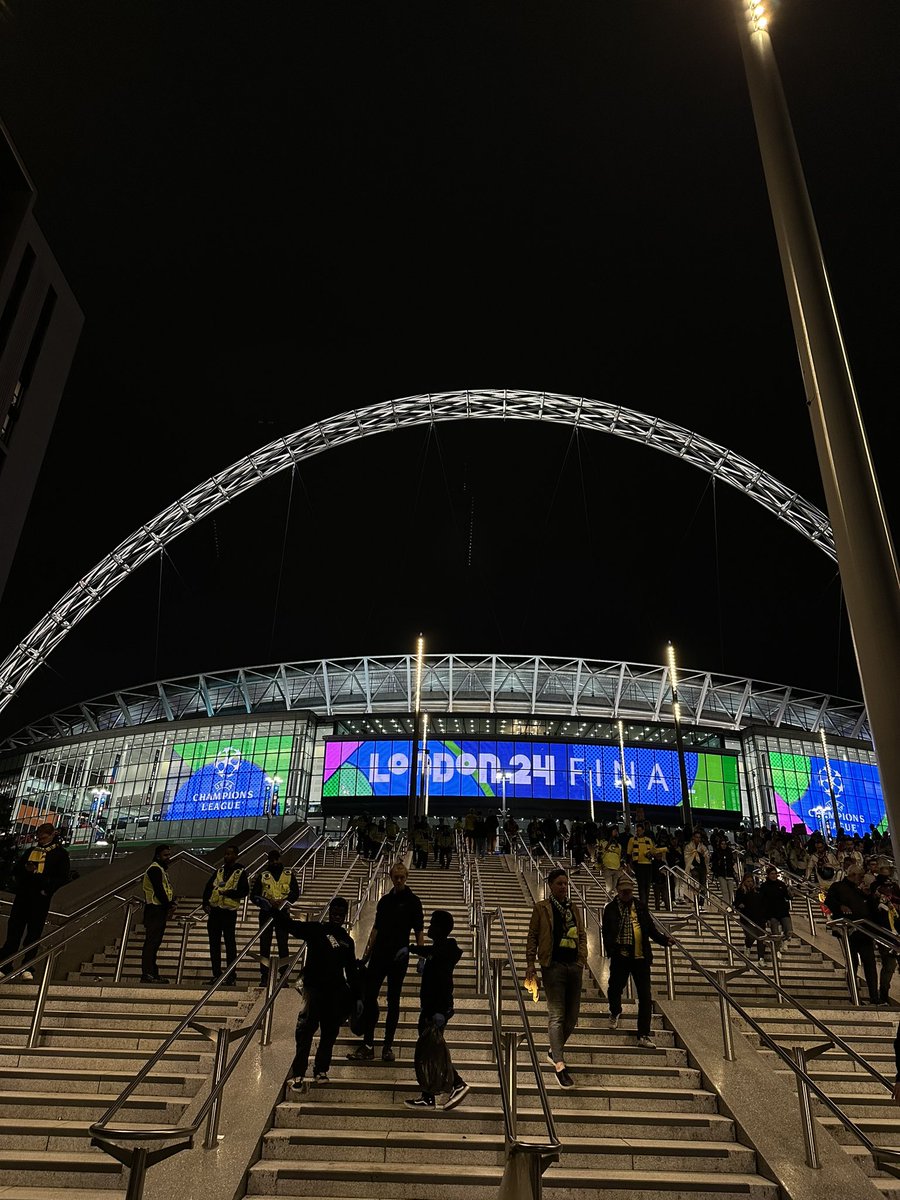 SI SI Y SI! Hala Madrid!!!!!!!
🗣️🏟️🗣️🏟️