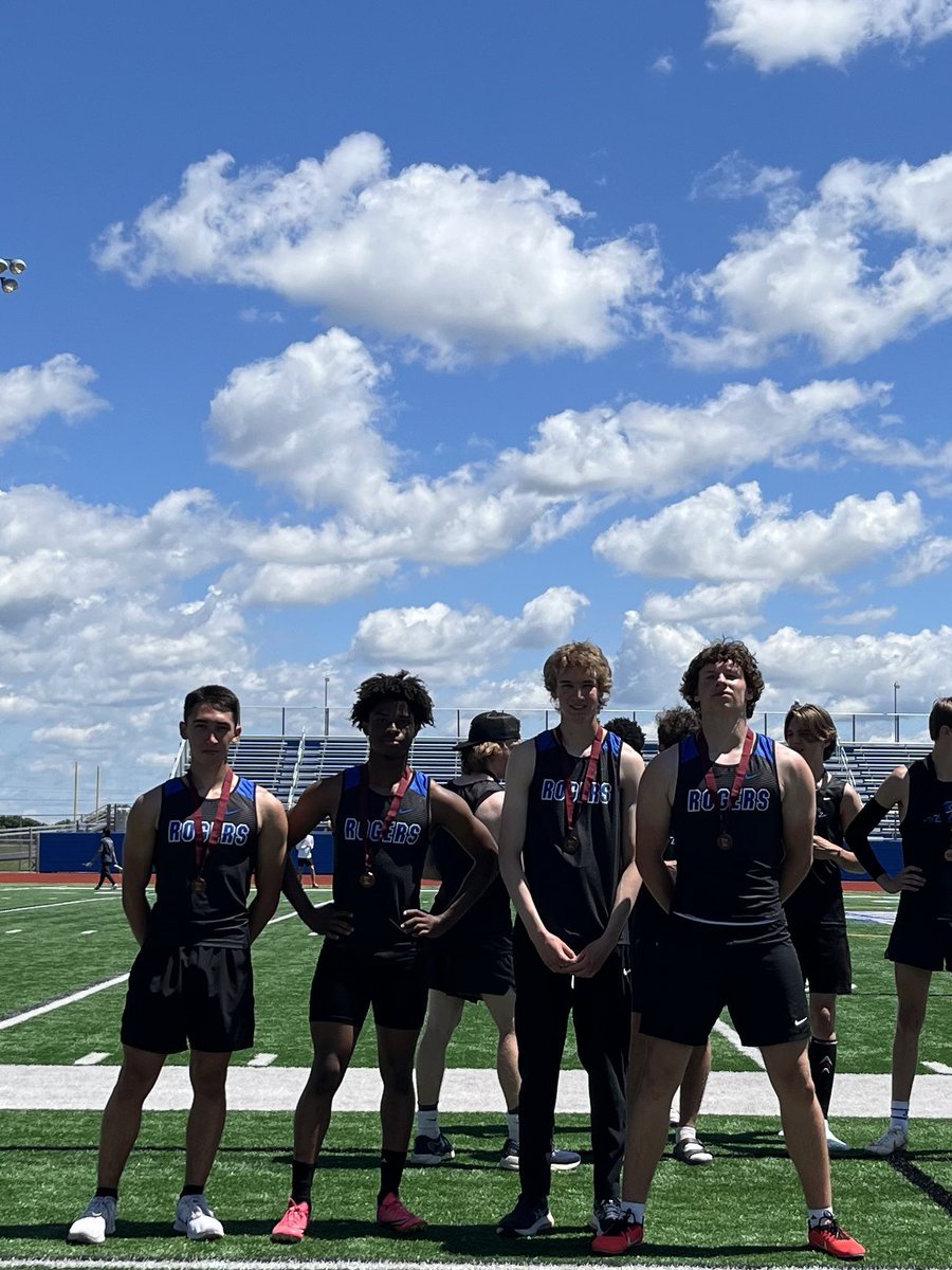 RogersRoyalsTF's tweet photo. Section Finals🏅 Podium Pics🏅It Truly was a Great Day to be a Royal…
Shot Kendyl D (9th); 4x2 Adam S, Chis N, Ethan L, Parker D-B (6th); 100 Jenny H (3rd); 110H Noah S (7th)…🧵 https://t.co/8sG7EeJbxu