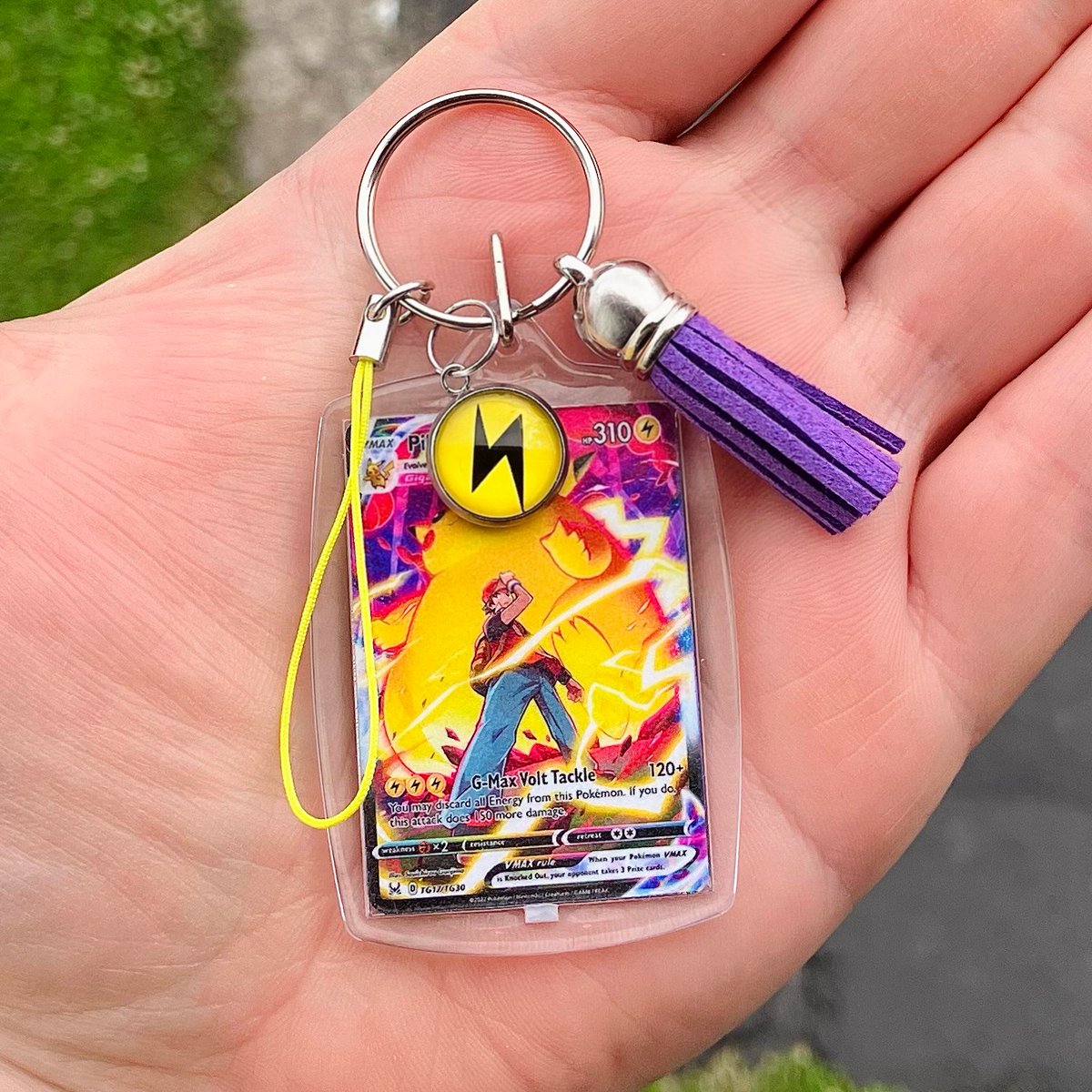 BeezGotBuzz's tweet image. GIVEAWAY!

Like, Repost, Tag a friend.

Winner will receive a CUSTOM one of these, with any card they want!

If you like these and are interested in seeing more plus anything I have available, visit my shop in my bio!

Winner picked: June 30th