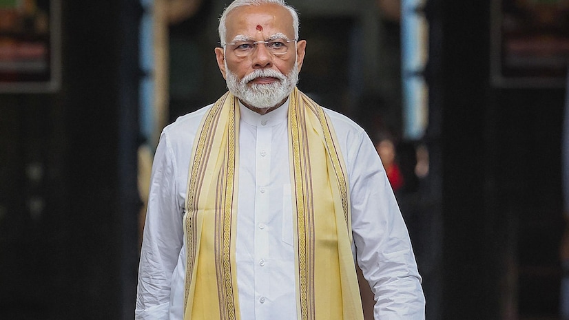 NewsAlgebraIND's tweet photo. BIG NEWS 🚨 PM Modi has said that he has been sent by God for a purpose 🔥

He recently said "My Third Tenure will define Bharat for next 1000 years"

All EXIT POLLS predicting that Modi cannot be stopped ⚡

"I am convinced that ‘Parmatma’ (God) sent me for a purpose. My energy is not biological" ⚡- PM MODI

"Once the purpose is achieved, my work will be done" - PM
