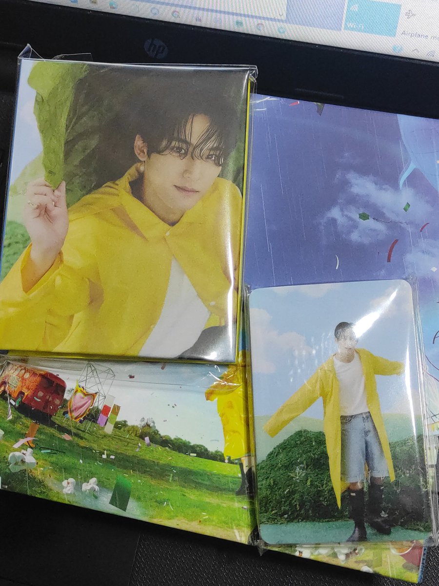 WTS LFB

MINGYU CARATVER HEAVEN
— unsealed album (ob,binder &amp; nrpcs only !)
— 300
— 100 nrdp, rb after 1 wk (prio payo)
— onhand 

t: mingyu seventeen heaven caratver