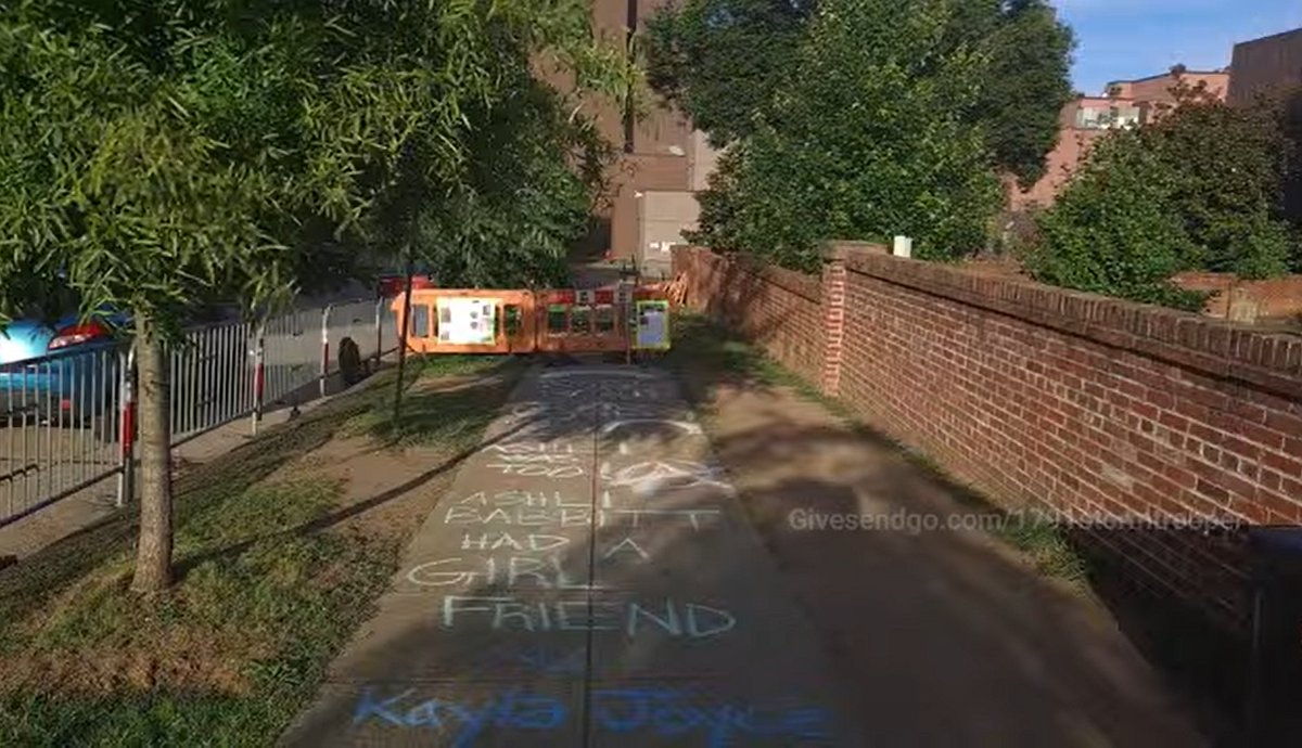 1776mocumentary's tweet photo. Chud says that the new sidewalk art at #ChudCorner looks really good. https://t.co/Xiuc4PwTbQ