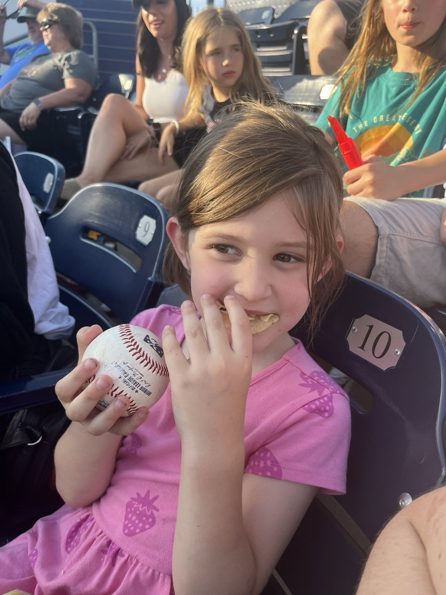 First ever Yard Goats game ✅ Catches a ball ✅ Best game ever ✅ #nogoatsnoglory