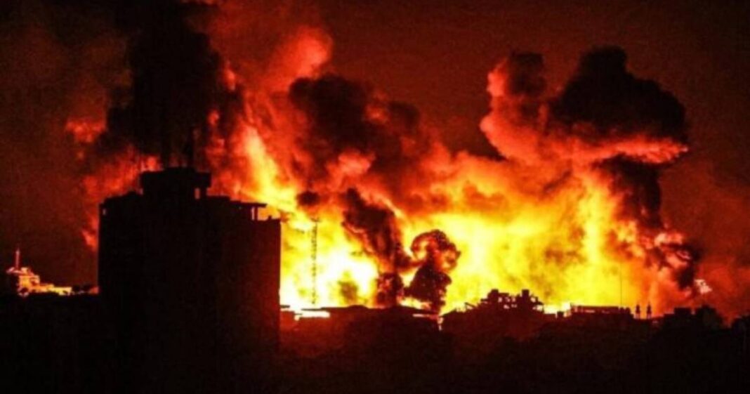 nostalgiaroja's tweet photo. Palestina 2024: Netanhayu dijo que Israel es el pueblo de la luz, y los palestinos el de las tinieblas que será arrasado cumpliendo la profecía. Su ministro de defensa que la población en Gaza son animales. Retórica deshumanizante+destrucción irrefutable=genocidio. https://t.co/9dsKDx3ICX