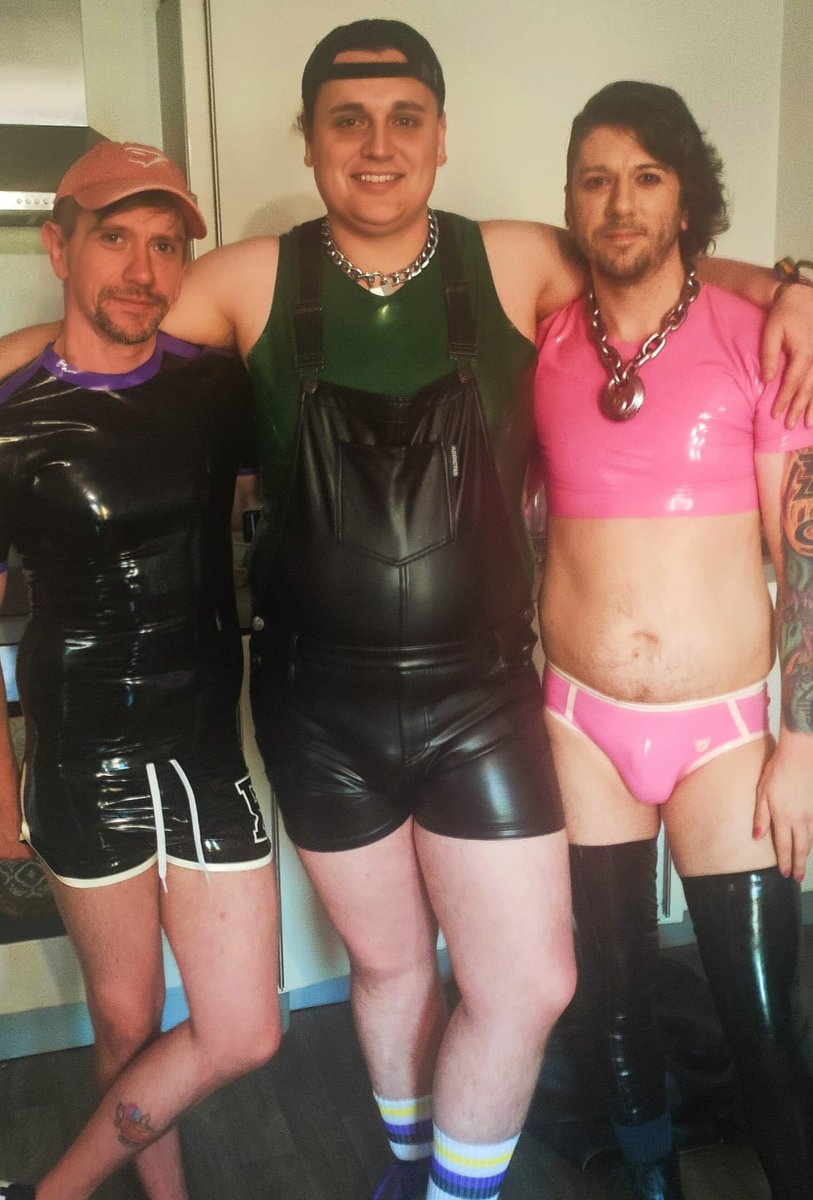 thehoodedone5's tweet photo. Night 3, of MRM, looking forward to the gay gates that have opened for June 1st, happy pride month, great way to start 😀. @Stephizard @AviSubmits https://t.co/eQAdy0firI